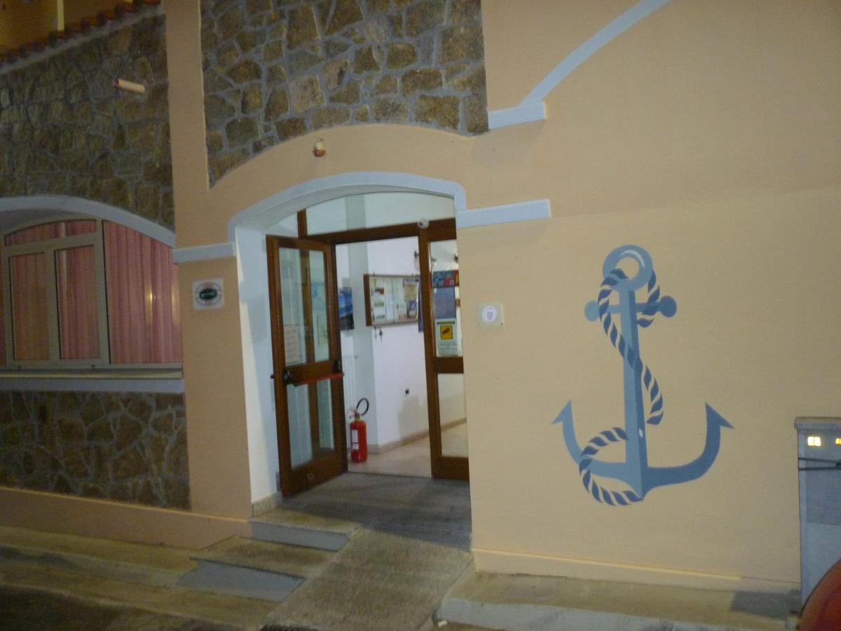 Hotel L'Ancora Santa Teresa Gallura Eksteriør bilde