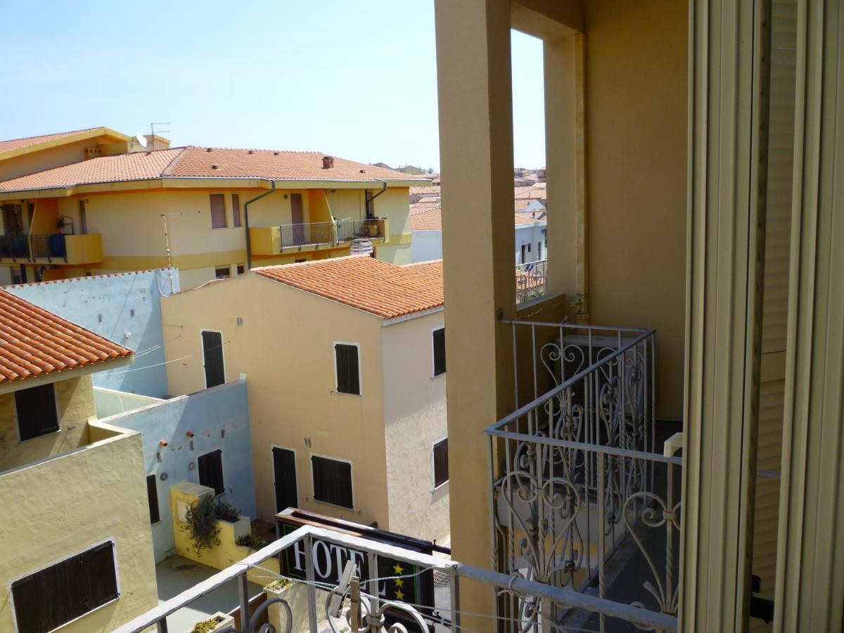 Hotel L'Ancora Santa Teresa Gallura Eksteriør bilde