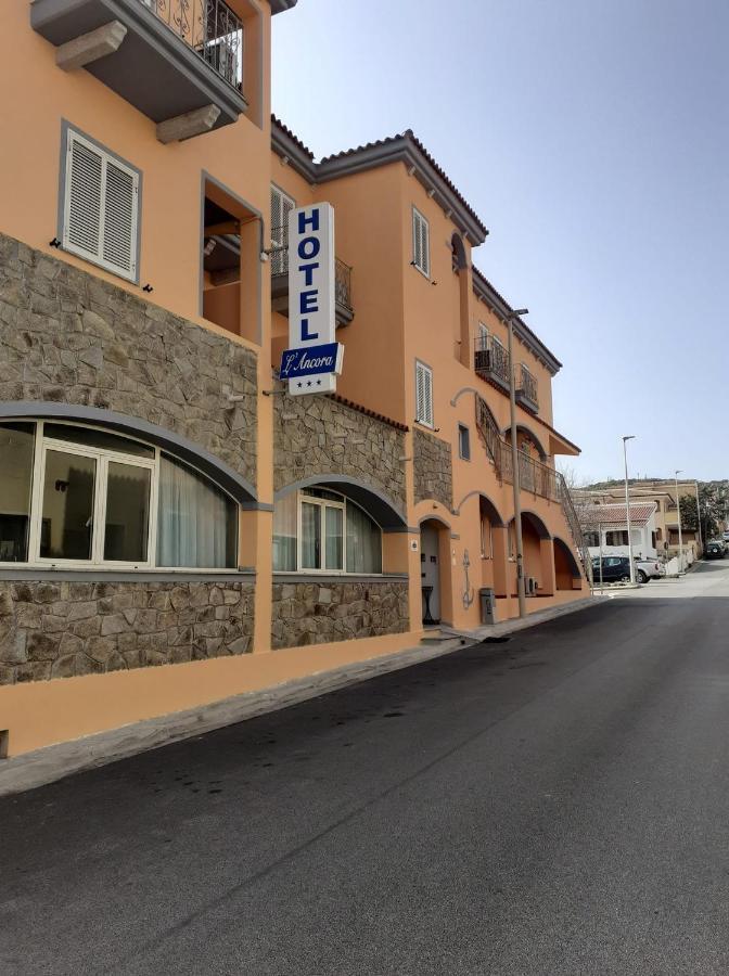 Hotel L'Ancora Santa Teresa Gallura Eksteriør bilde