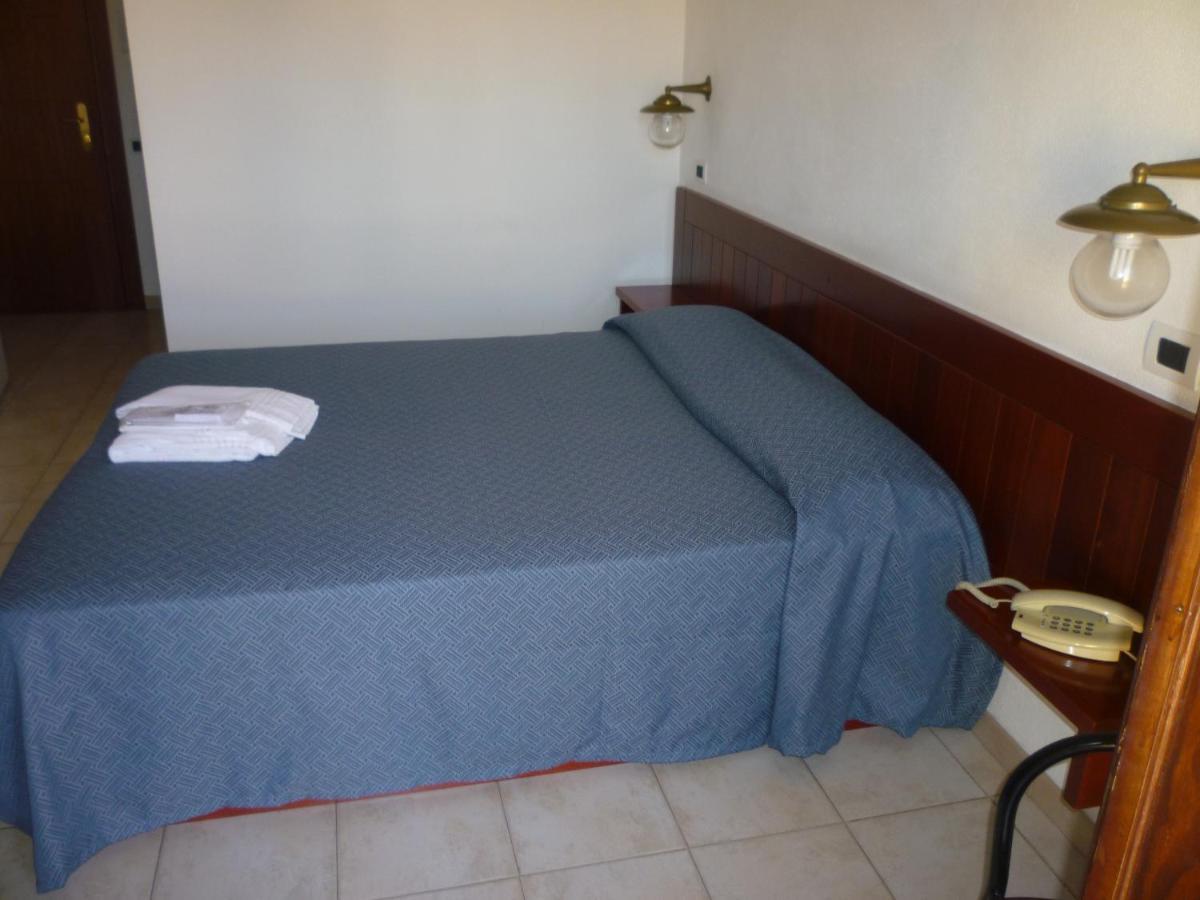 Hotel L'Ancora Santa Teresa Gallura Eksteriør bilde