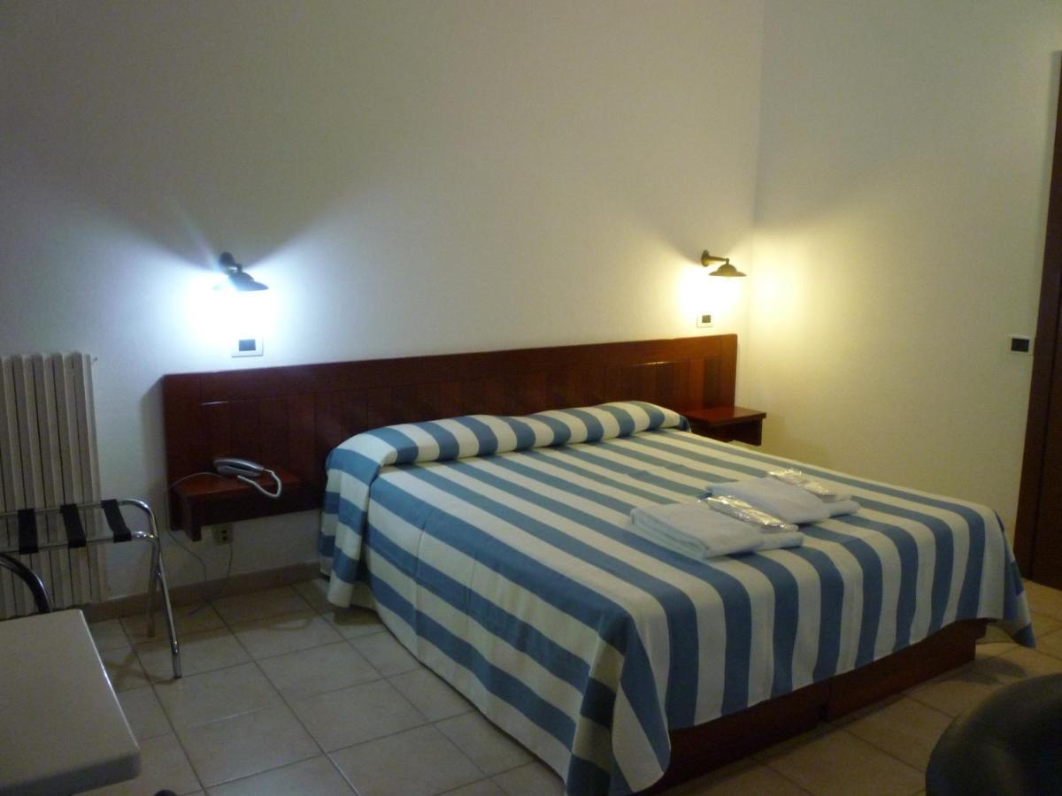 Hotel L'Ancora Santa Teresa Gallura Eksteriør bilde
