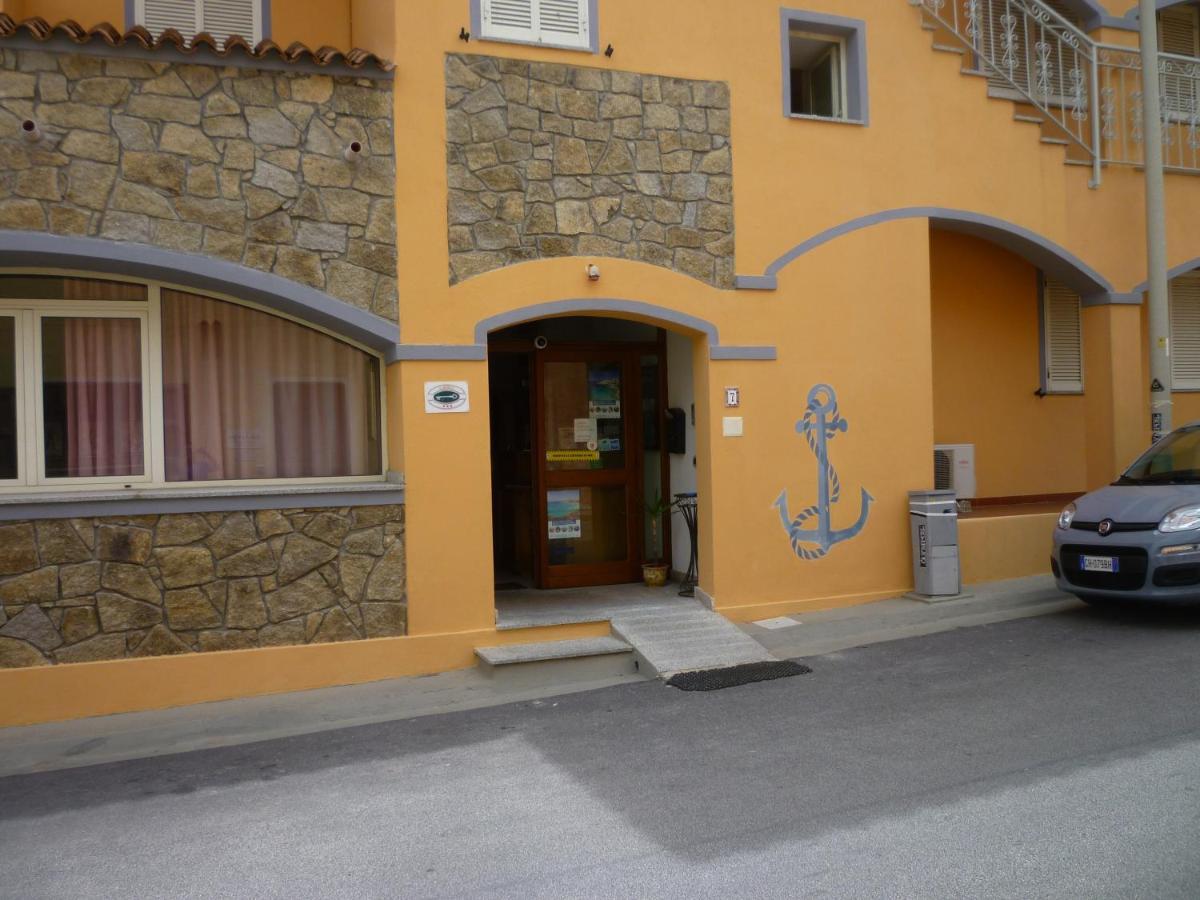 Hotel L'Ancora Santa Teresa Gallura Eksteriør bilde