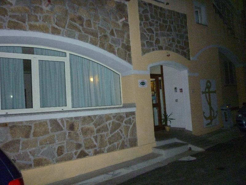 Hotel L'Ancora Santa Teresa Gallura Eksteriør bilde