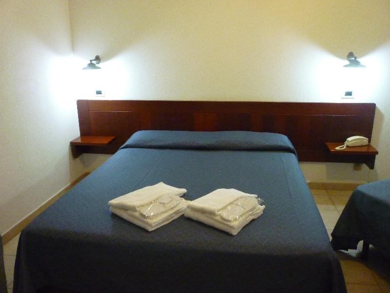 Hotel L'Ancora Santa Teresa Gallura Eksteriør bilde