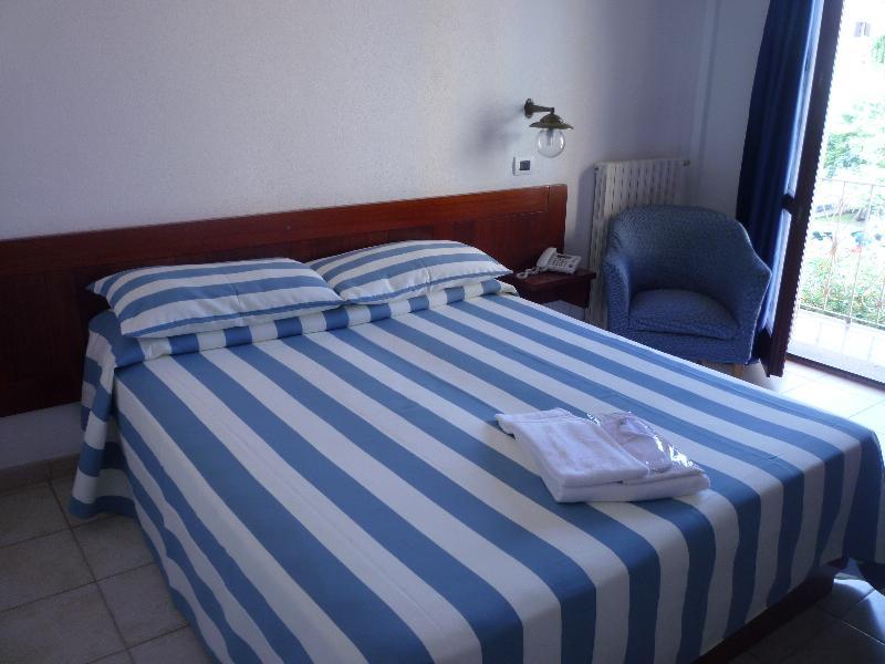Hotel L'Ancora Santa Teresa Gallura Eksteriør bilde