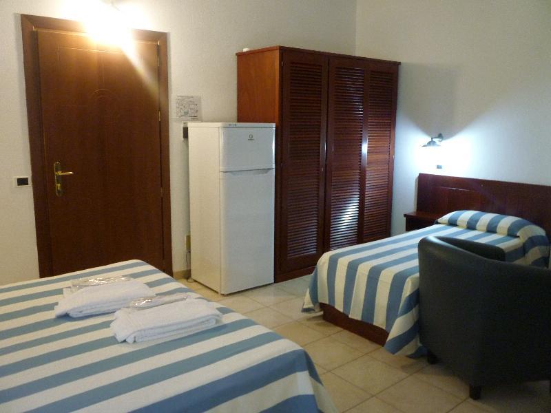 Hotel L'Ancora Santa Teresa Gallura Eksteriør bilde