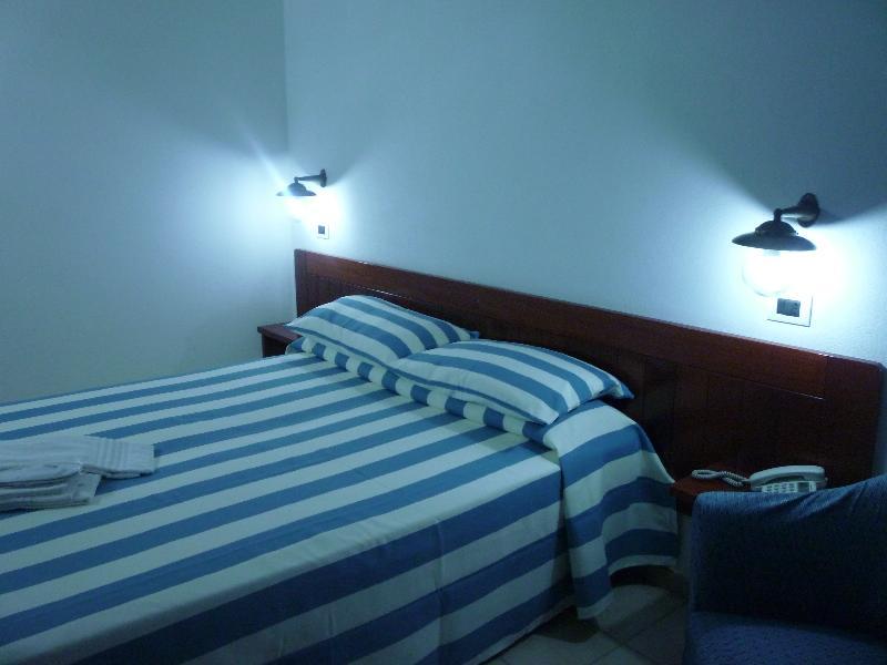 Hotel L'Ancora Santa Teresa Gallura Eksteriør bilde