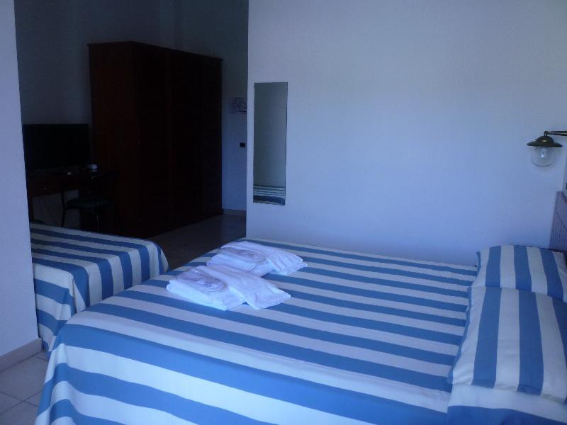 Hotel L'Ancora Santa Teresa Gallura Eksteriør bilde