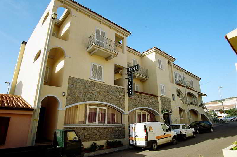 Hotel L'Ancora Santa Teresa Gallura Eksteriør bilde